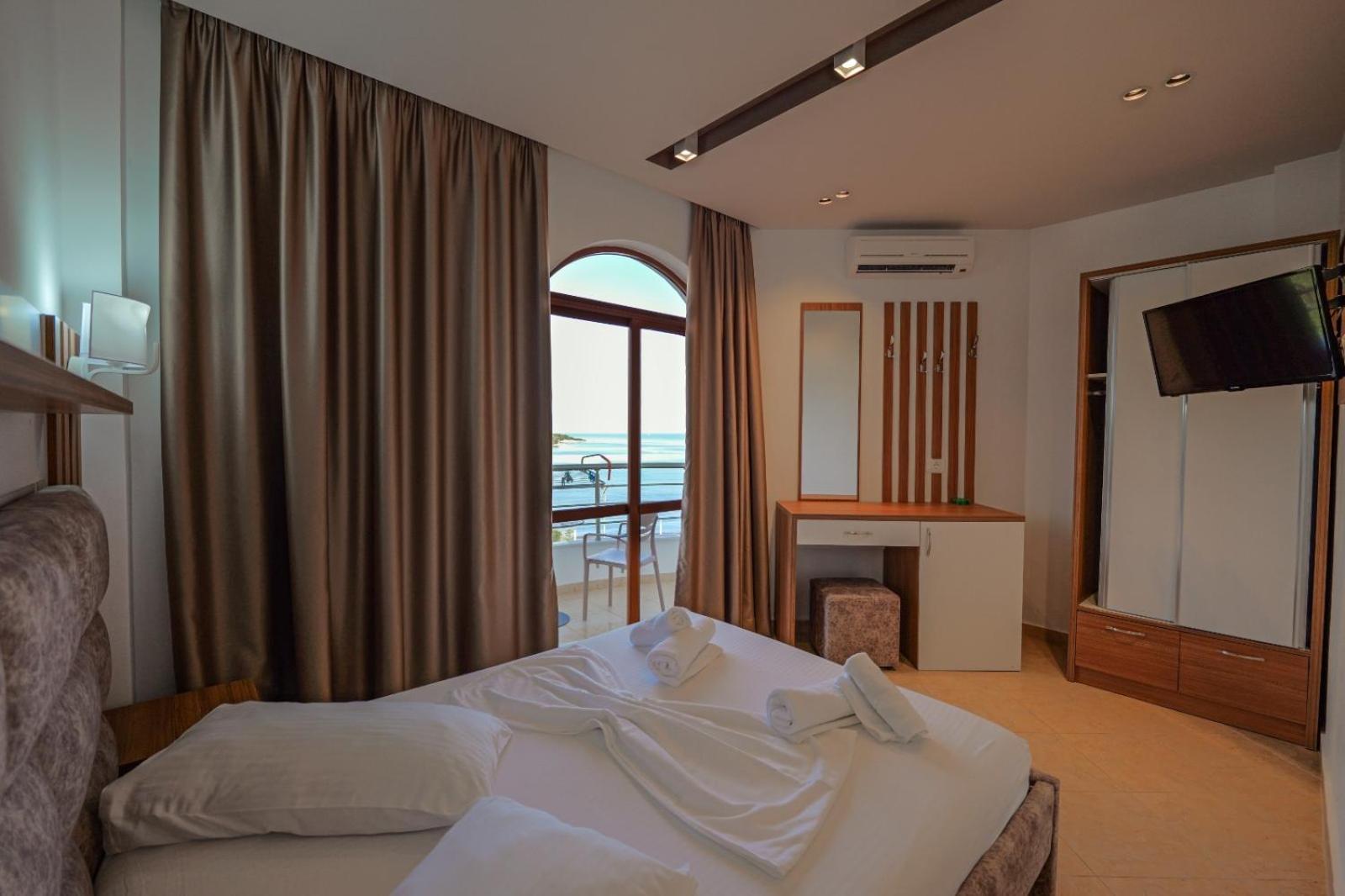 Hotel Meta Ksamil Exterior photo